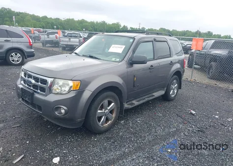 2009 Ford Escape Xlt z USA, uszkodzony, nr VIN 1FMCU93G09KB00918